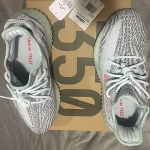 YEEZY BOOST 350 V2 blue tint ☁️